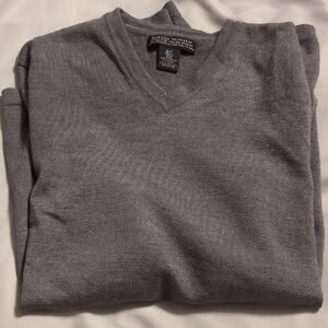 Banana Republic Men's Gray V-Neck Sweater